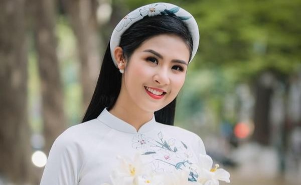 Hoa hậu Ngọc Hân lĩnh lương gần 1 tỷ đồng khi làm sếp ở Ninh Vân Bay