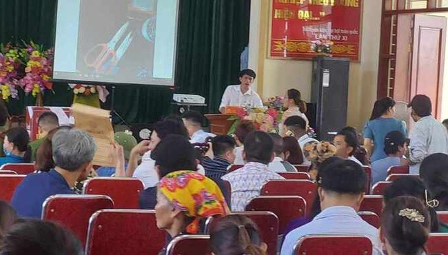 Anh trai là phó chủ tịch huyện phê duyệt giá, em trai đấu giá được 23 lô đất 