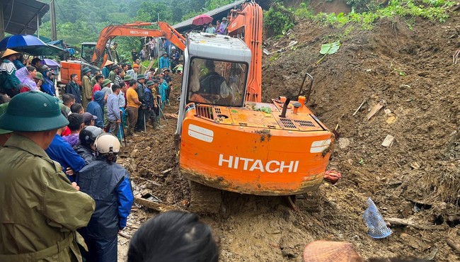 Thương tâm cảnh cả gia đình 4 người bị đất đá vùi lấp tử vong 