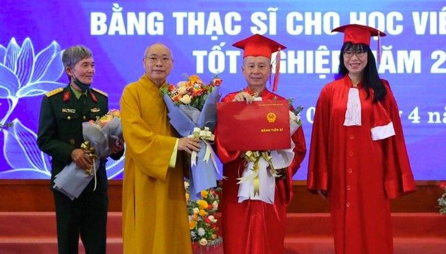 Xôn xao bằng tiến sĩ của thượng tọa Thích Chân Quang