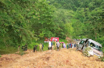 Thông tin mới nhất vụ 9 người chết do sạt lở vùi lấp xe khách ở Hà Giang