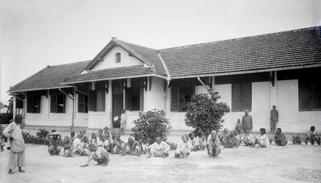 Hình độc về nhà thương điên Biên Hòa thập niên 1920