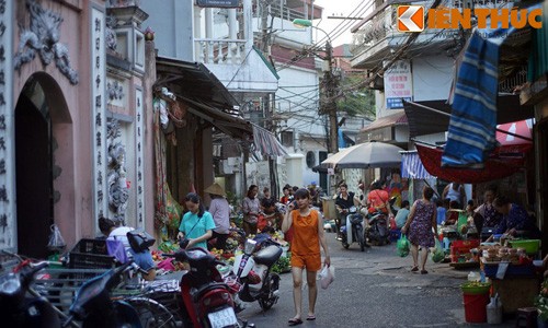 Ngắm cảnh chợ quê độc đáo ở trung tâm Hà Nội