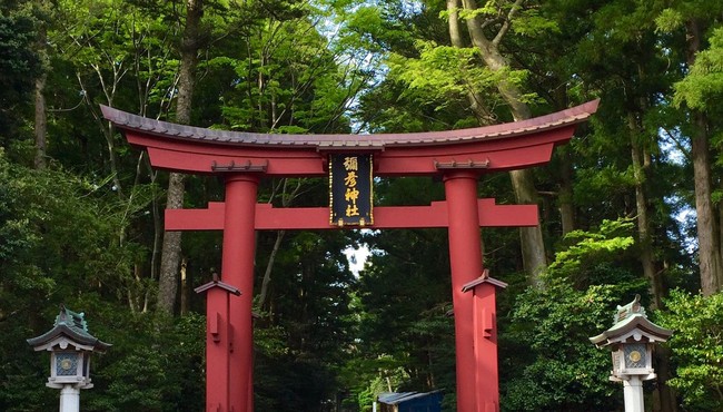 Truyền thuyết cánh cổng Torii thần thánh ở các đền thờ Nhật Bản