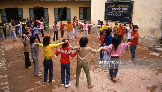 Ảnh hiểm 'một thời để nhớ' lý thú về học sinh tiểu học Hà Nội năm 1987