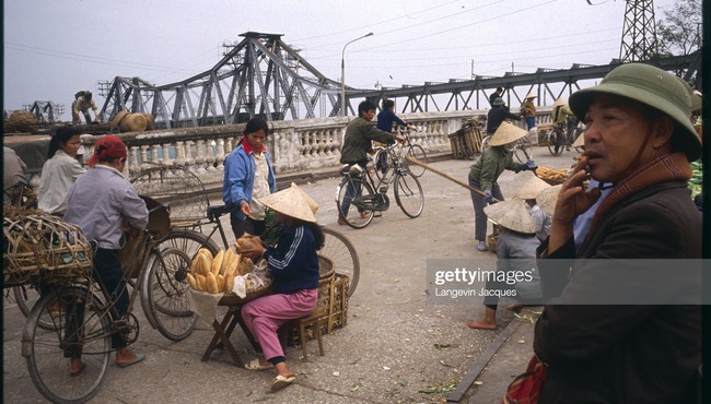 Nhìn lại cuộc sống ở Hà Nội năm 1991 qua ảnh phóng viên Pháp 