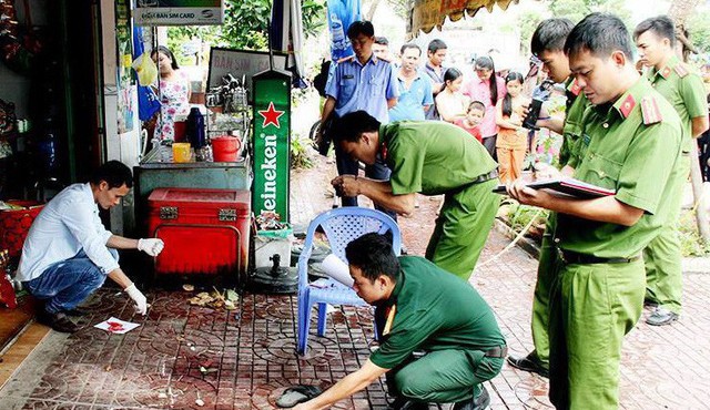 Người đàn ông đâm chết vợ bạn vì can đánh nhau