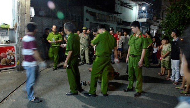 Khách thuê phòng chém em trai người quản lý nhà trọ chết tại chỗ