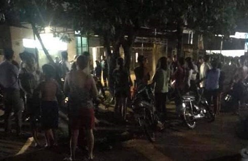 Vợ dùng dao gọt tỏi đâm chết chồng tại chỗ