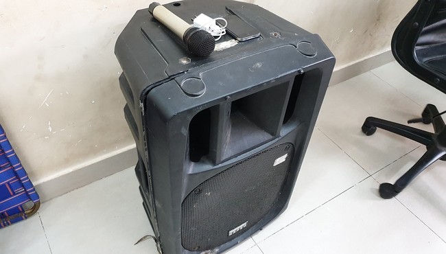 Hai thanh niên trộm loa kẹo kéo nhảy xuống kênh do bị truy đuổi, 1 người chết đuối 