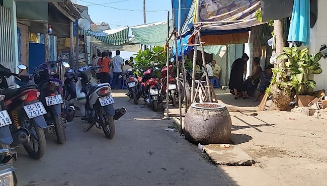 ​Tạt nước trúng nhà hàng xóm, người đàn ông bị truy sát tới chết