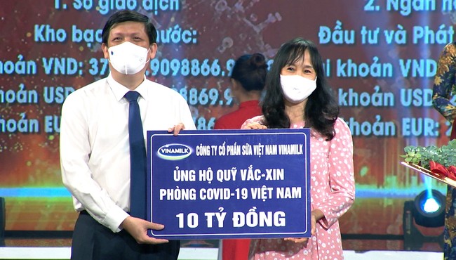 Vinamilk tiếp tục đồng hành với chính phủ, ủng hộ 10 tỷ đồng vào quỹ Vaccine phòng Covid-19