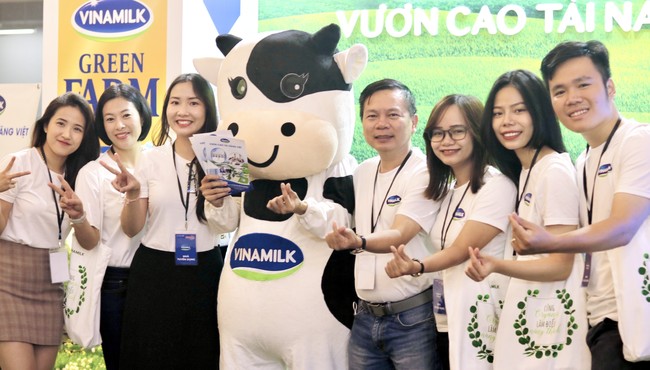 Vinamilk dẫn đầu Top 100 Nhà tuyển dụng được yêu thích nhất năm 2022 của CareerBuilder