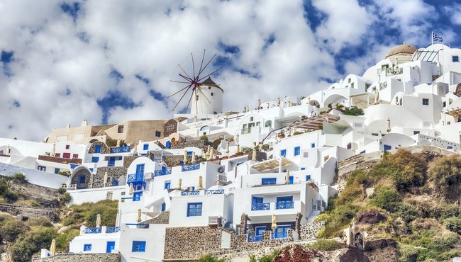 Santorini tựa như một thế giới cổ tích