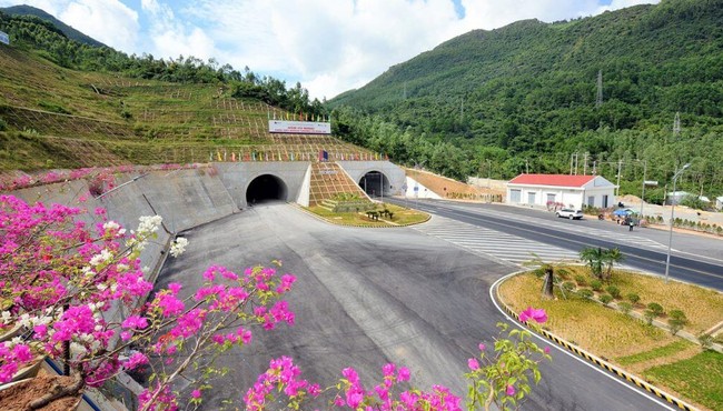 Đèo Cả giải tỏa 'cơn khát' cao tốc nhưng dòng tiền và đòn bẩy tài chính đáng ngại