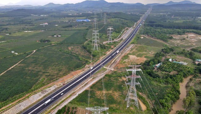 Ngập cao tốc Dầu Giây - Phan Thiết: Tránh làm sạt lở khi khơi đào sông Phan