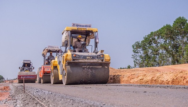 Tăng tốc các dự án cao tốc, hiện thực hóa mục tiêu thông tuyến