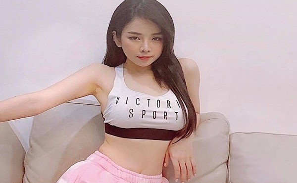 Gu thời trang gợi cảm của nữ DJ hot nhất 'Rap Việt' Mie