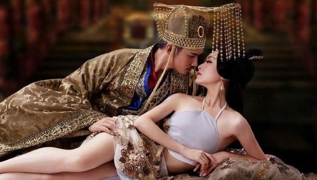 Mối tình kỳ lạ của Hoàng đế Trung Hoa với cung nữ hơn 17 tuổi