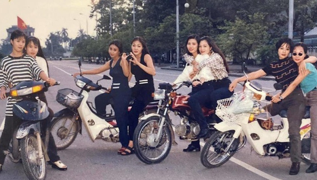 Trầm trồ với hội con nhà giàu lên đồ cực chất