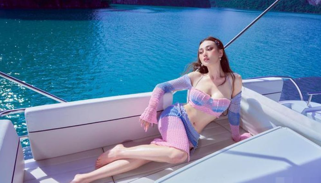 Người đẹp Phương Oanh hóa 'nàng tiên cá' khoe eo thon gọn 