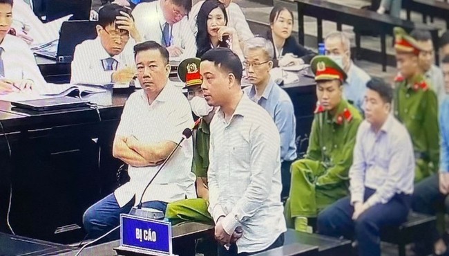 Cựu Thư ký nhận hơn 42 tỷ hối lộ nói 'chỉ muốn chết để thoát khỏi áp lực'