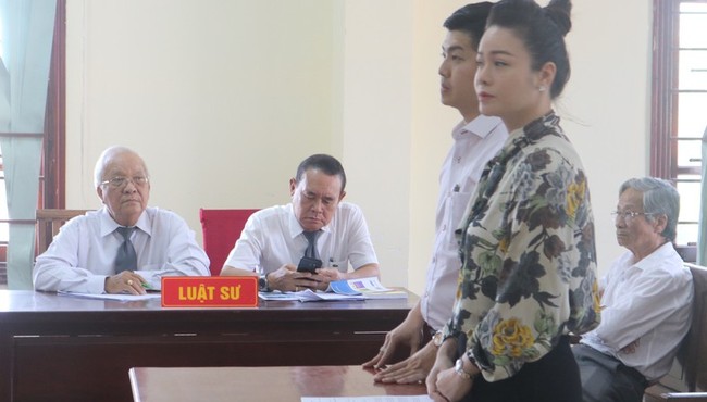 Thông tin mới nhất vụ kiện đòi con của ca sĩ Nhật Kim Anh