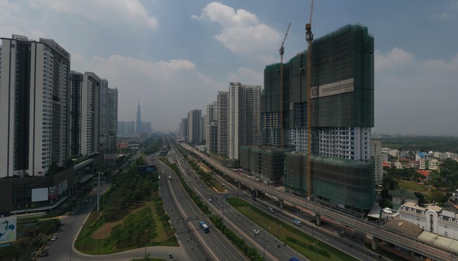 Giá căn hộ chênh lệch đến 30 lần so với thu nhập người dân TP HCM