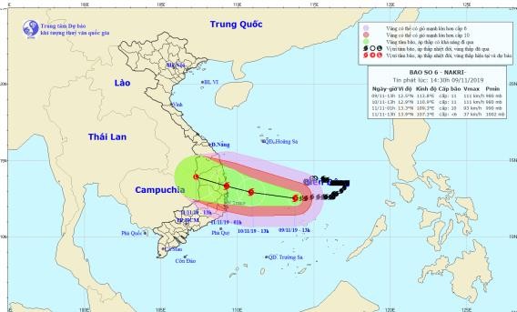 Tin mới nhất bão số 6: Gió giật cấp 15, miền Trung mưa dữ dội