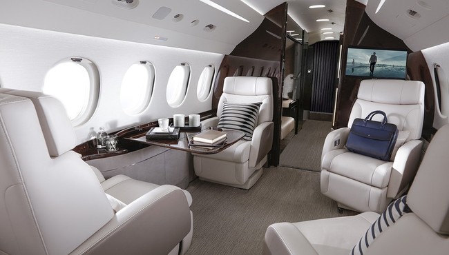Nội thất đẳng cấp của 2 mẫu máy bay giá hàng chục triệu USD của đại gia Việt