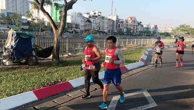 Sau khi nghỉ việc nhà nước, ông Đoàn Ngọc Hải chạy marathon 42km và đoạt huy chương