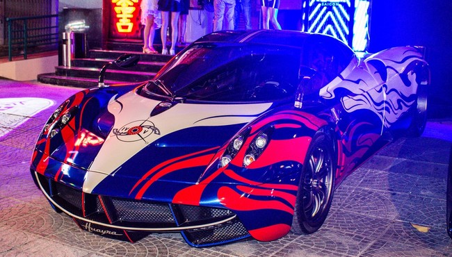 Siêu xe Pagani Huayra 80 tỷ của Minh Nhựa phối màu độc đáo