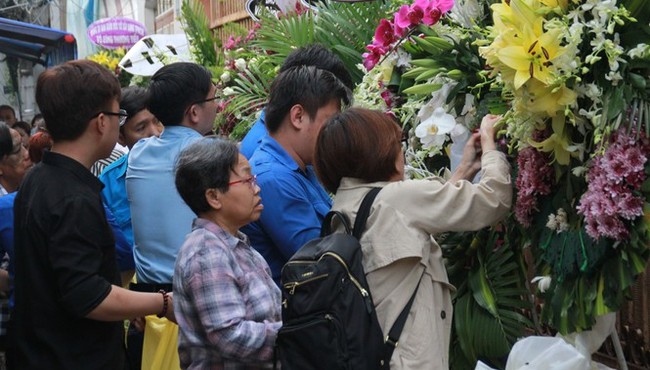 Vụ cây phượng đè chết học sinh: Linh cữu nam sinh Trường Bạch Đằng về lại trường trước lúc đi xa