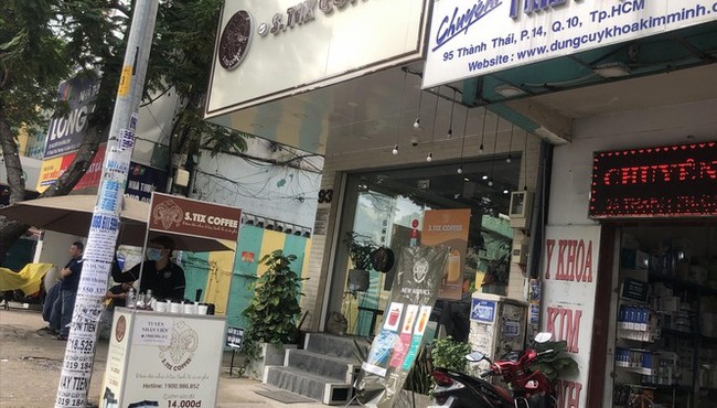 Khi 'đại gia' cũng ra... vỉa hè