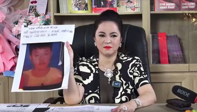 Bà Nguyễn Phương Hằng bị ca sĩ Vy Oanh gửi đơn tố giác lên công an 