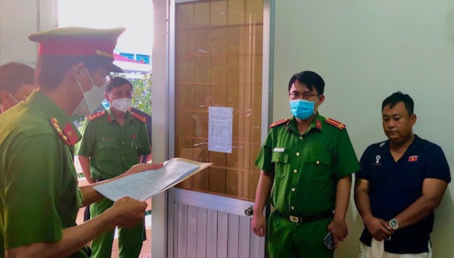 Công an khám xét khẩn cấp nơi làm việc của một cán bộ ở TP Vũng Tàu