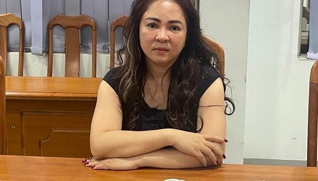 Con trai đại gia Nguyễn Phương Hằng viết gì trong đơn xin khoan hồng cho mẹ?