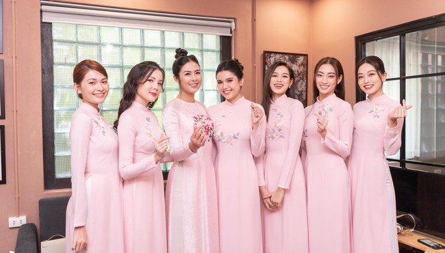 Chùm ảnh lễ ăn hỏi của thiếu gia Đỗ Quang Vinh và hoa hậu Đỗ Mỹ Linh 