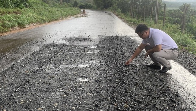 Nhà thầu nào thi công đường trị giá 140 tỷ chưa bàn giao đã hư hỏng?