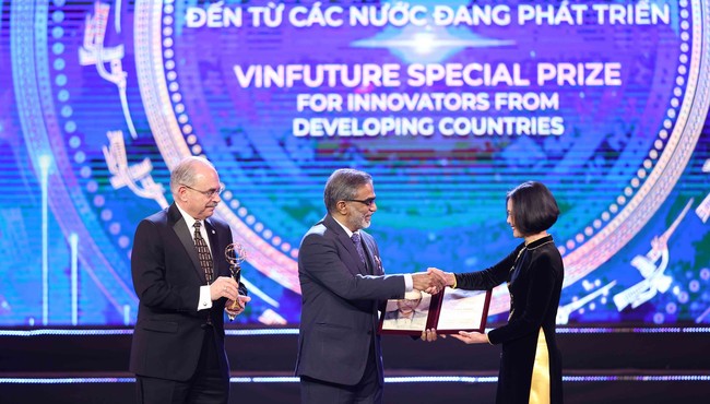 VINFUTURE 2022 vinh danh 4 công trình khoa học 'hồi sinh và tái thiết' thế giới 