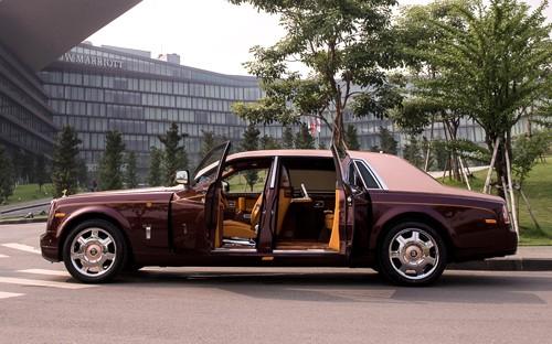 Rolls-Royce Phantom Lửa Thiêng của ông Trịnh Văn Quyết được rao bán trở lại