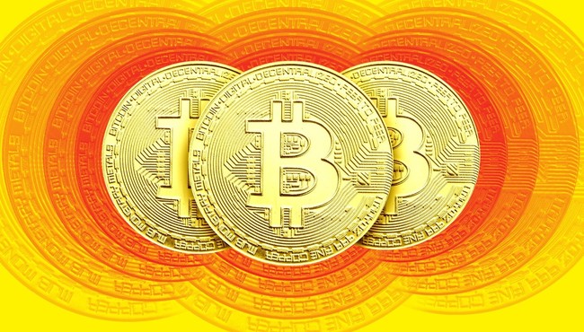 Giá Bitcoin tăng vọt lên hơn 62.000 USD sau báo cáo việc làm sáng sủa