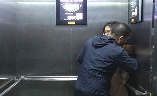 Người đi xe đạp vượt đèn đỏ bị xe tải đâm tử vong