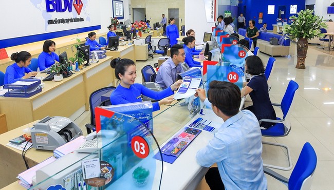 Thị trường tiền tệ tuần qua: NHNN tiếp tục bán USD từ dự trữ ngoại hối 