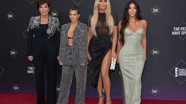 Mẹo ăn uống giúp gia đình Kardashian giữ dáng căng mọng