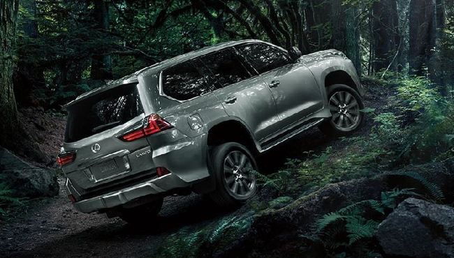 'Chuyên cơ mặt đất' Lexus LX570 tiền tỷ có gì đặc biệt?