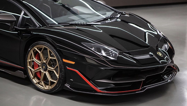Độc lạ phối màu mới của Lamborghini Aventador SVJ