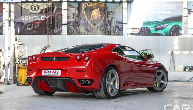Chiêm ngưỡng siêu xe Ferrari F430 khiến nhiều đại gia săn lùng
