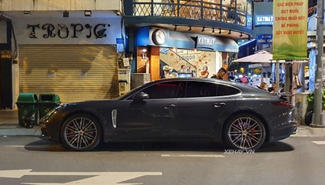 Ngắm Porsche Panamera Turbo có giá hơn 12 tỷ ở Sài Gòn