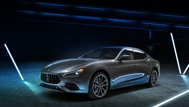 Hãng xe Ý ra mắt xe lai Ghibli Hybrid 2021 đầu tiên trong lịch sử